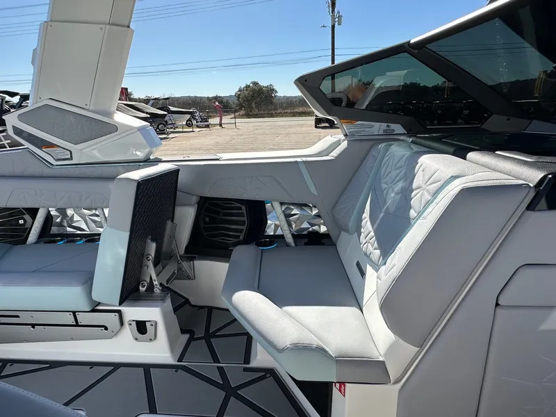 Slide: The Image of Nautique Super Air Nautique G23 Paragon 2026 - 38