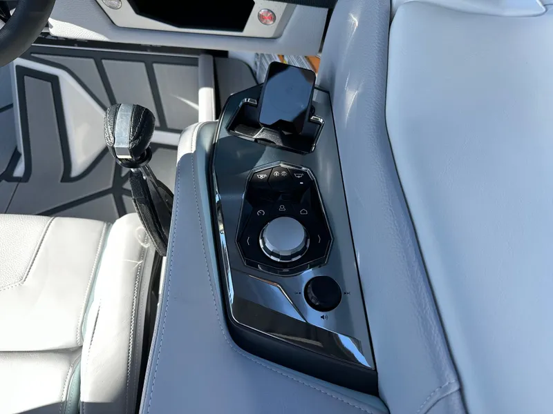 Slide: The Image of Nautique Super Air Nautique G23 Paragon 2026 - 48