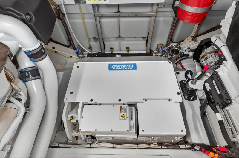 Slide: The Image of Azimut 53 FLY 2024 - 103