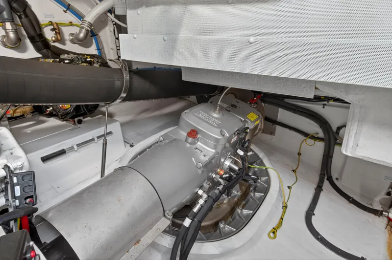 Slide: The Image of Azimut 53 FLY 2024 - 104