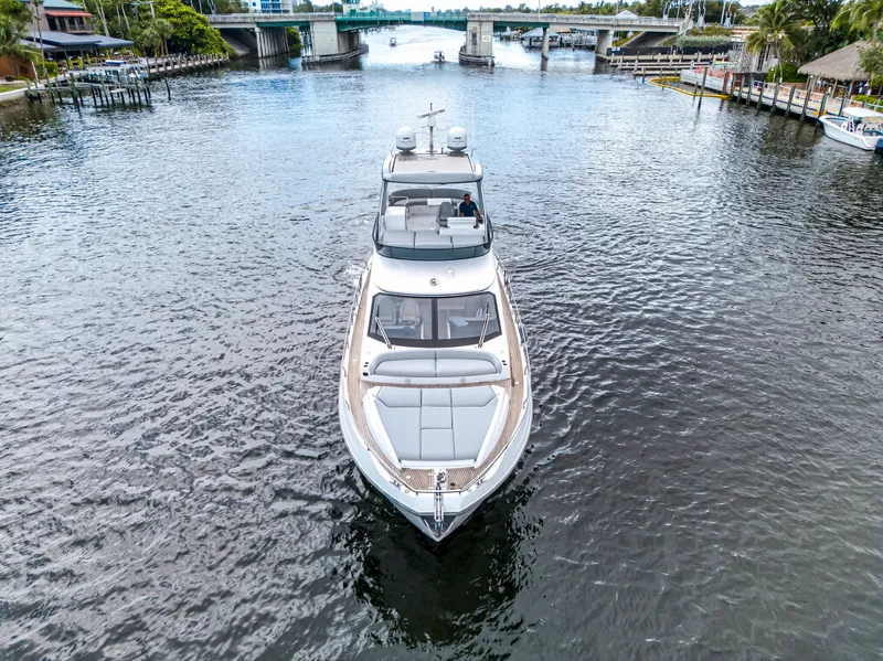 Slide: The Image of Azimut 53 FLY 2024 - 15