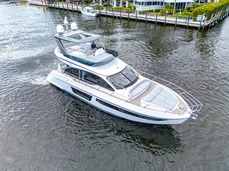 Slide: The Image of Azimut 53 FLY 2024 - 21