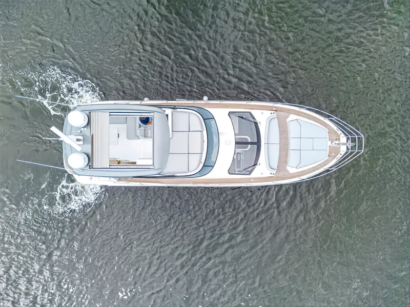 Slide: The Image of Azimut 53 FLY 2024 - 22