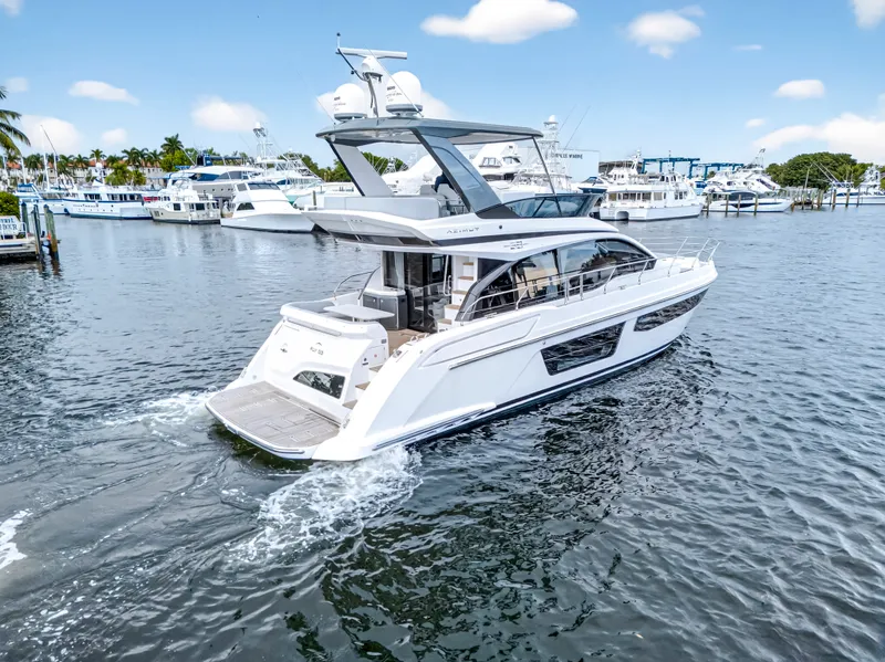 Slide: The Image of Azimut 53 FLY 2024 - 3