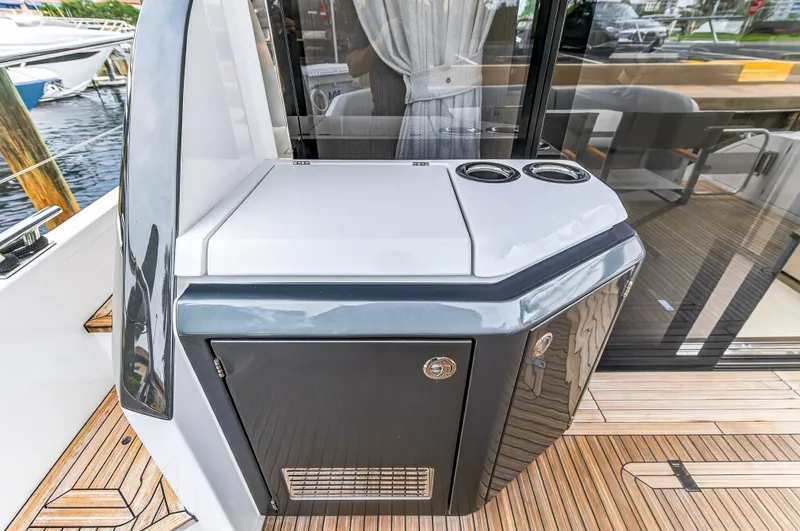 Slide: The Image of Azimut 53 FLY 2024 - 31