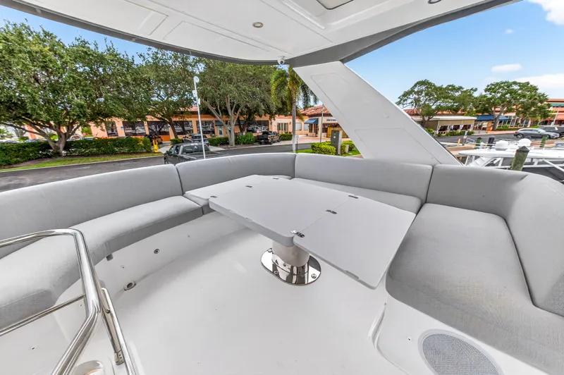 Slide: The Image of Azimut 53 FLY 2024 - 37