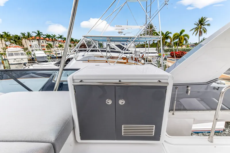 Slide: The Image of Azimut 53 FLY 2024 - 40