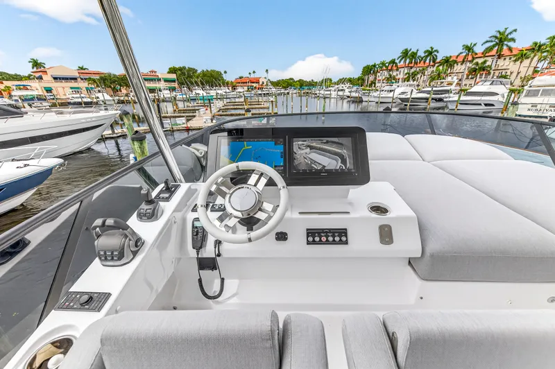 Slide: The Image of Azimut 53 FLY 2024 - 43