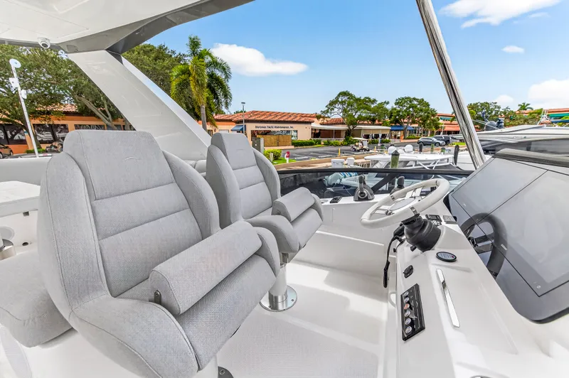 Slide: The Image of Azimut 53 FLY 2024 - 45