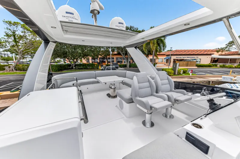 Slide: The Image of Azimut 53 FLY 2024 - 51