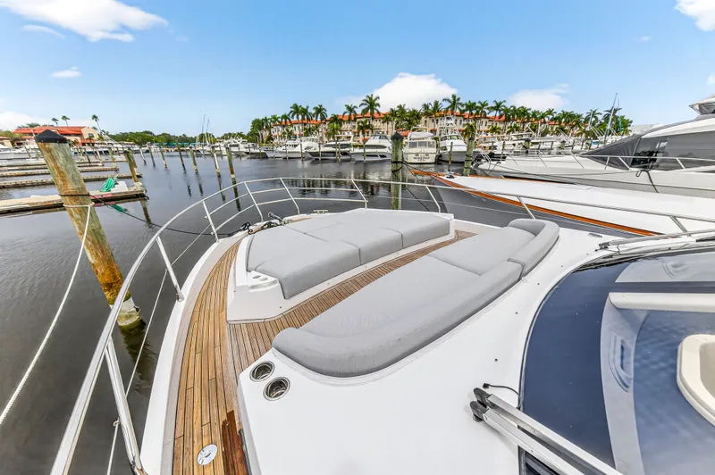 Slide: The Image of Azimut 53 FLY 2024 - 56