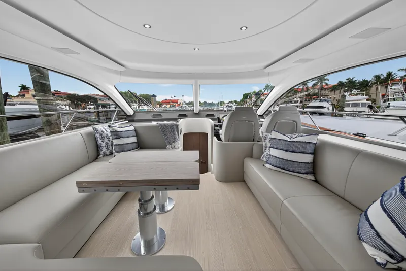 Slide: The Image of Azimut 53 FLY 2024 - 66
