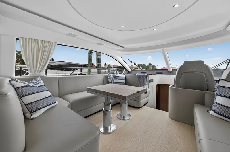 Slide: The Image of Azimut 53 FLY 2024 - 67