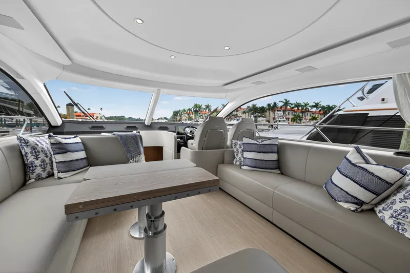 Slide: The Image of Azimut 53 FLY 2024 - 68