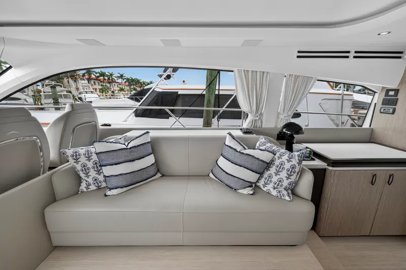 Slide: The Image of Azimut 53 FLY 2024 - 69