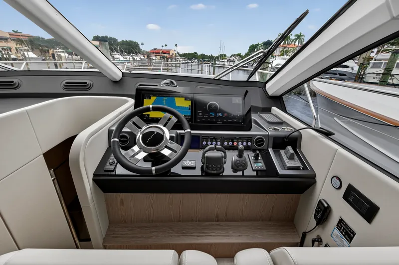 Slide: The Image of Azimut 53 FLY 2024 - 76