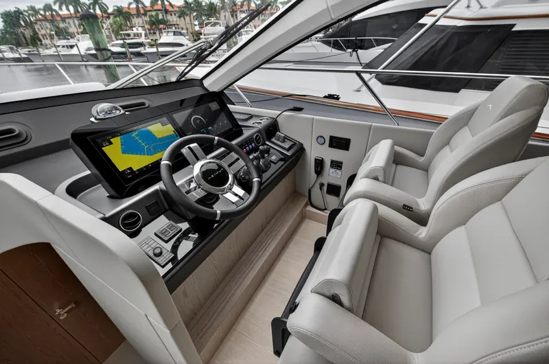 Slide: The Image of Azimut 53 FLY 2024 - 77