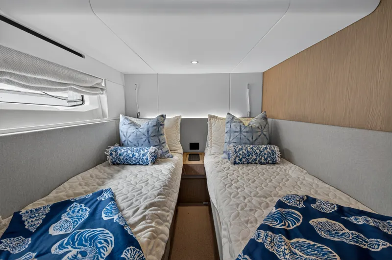 Slide: The Image of Azimut 53 FLY 2024 - 87