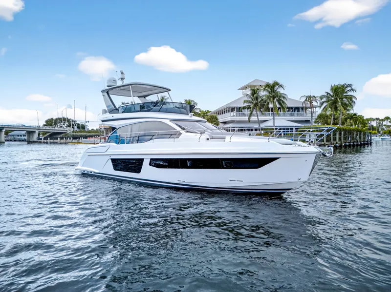 Slide: The Image of Azimut 53 FLY 2024 - 9