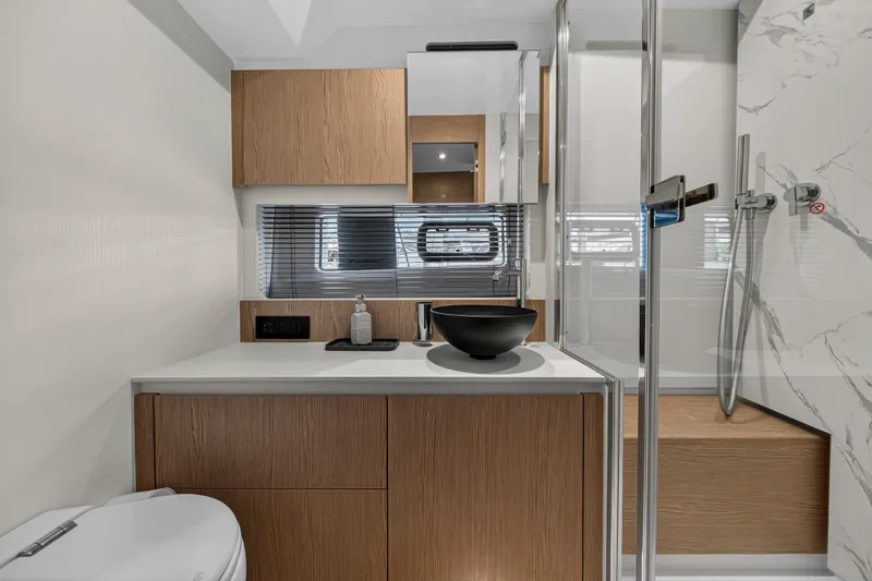 Slide: The Image of Azimut 53 FLY 2024 - 95