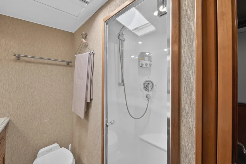 Slide: The Image of Master Head - 32