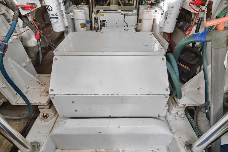 Slide: The Image of Twin SeaKeeper between Main Engines - 49