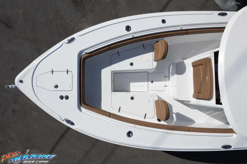 Slide: The Image of Top view of 2026 Sea Hunt Ultra 275 SE boat with tan seating. - 18