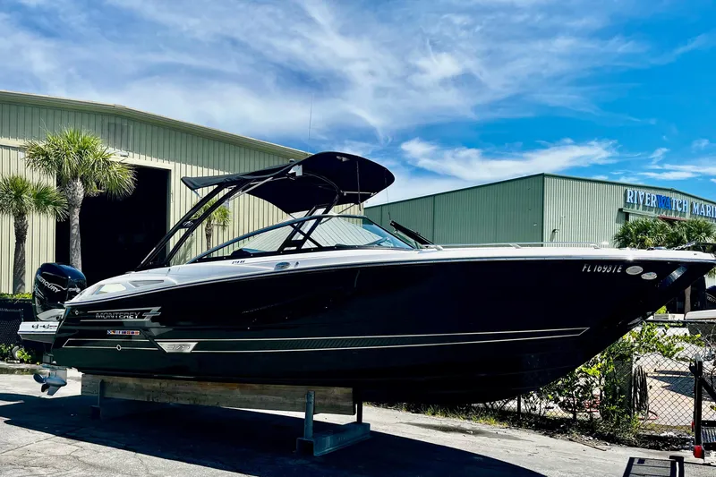 The Image of 2022 Monterey 275SS Super Sport boat cruising on a sunny day. - 0