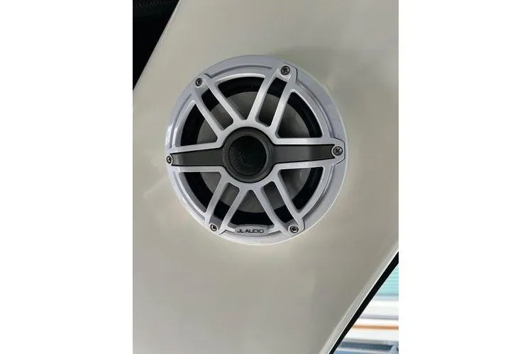 Slide: The Image of Marine speaker on 2003 Sea Ray 410 Sundancer boat, featuring JL Audio design. - 6