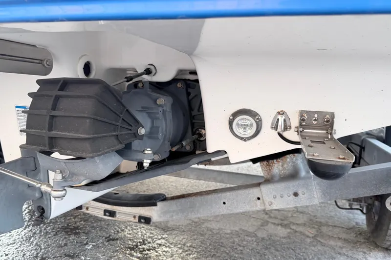 Slide: The Image of 2019 Yamaha Boats AR210 jet drive and hull detail. - 15