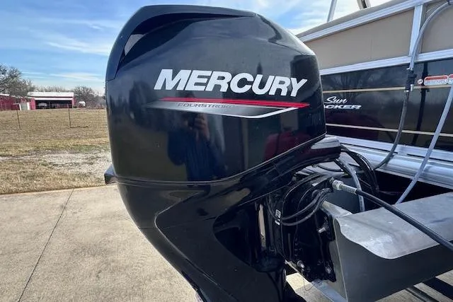 Slide: The Image of Mercury outboard motor on 2020 Sun Tracker Bass Buggy 16 DLX pontoon boat. - 19