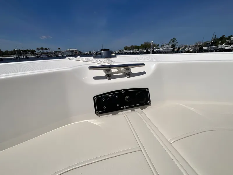 Slide: The Image of Boston Whaler 190 Montauk 2026 - 10