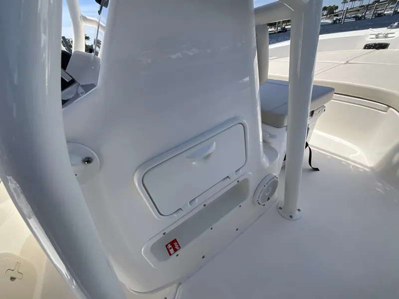 Slide: The Image of Boston Whaler 190 Montauk 2026 - 11
