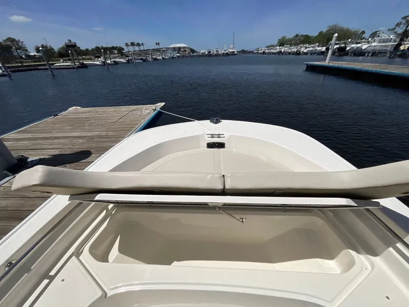 Slide: The Image of Boston Whaler 190 Montauk 2026 - 12