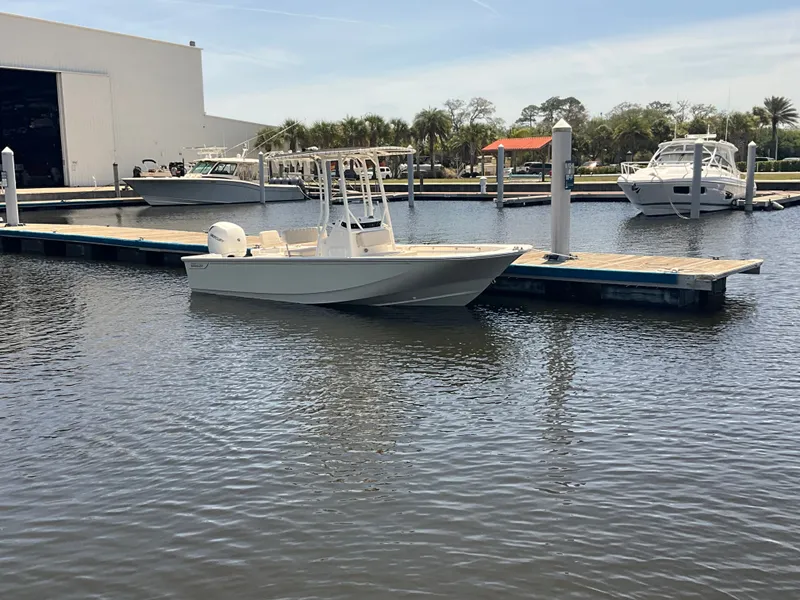 Slide: The Image of Boston Whaler 190 Montauk 2026 - 4