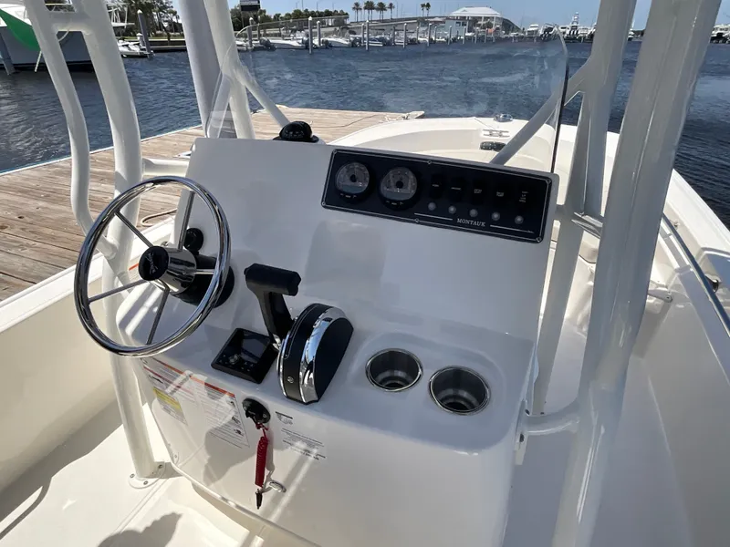 Slide: The Image of Boston Whaler 190 Montauk 2026 - 5