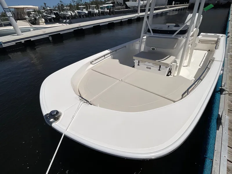 Slide: The Image of Boston Whaler 190 Montauk 2026 - 6