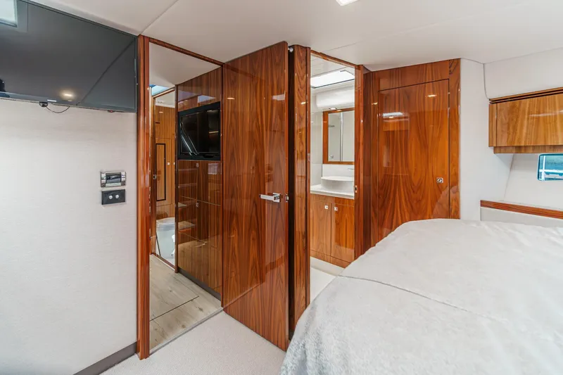 Slide: The Image of Riviera 4800 Sport Yacht 2021 - 53