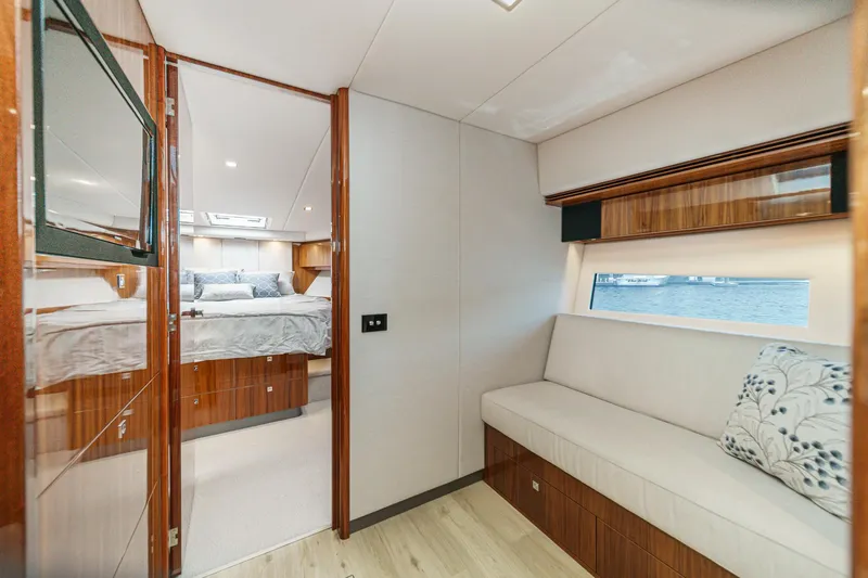 Slide: The Image of Riviera 4800 Sport Yacht 2021 - 56