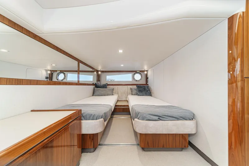 Slide: The Image of Riviera 4800 Sport Yacht 2021 - 62