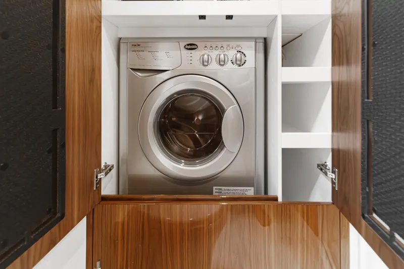 Slide: The Image of Riviera 4800 Sport Yacht 2021 - 64