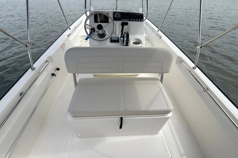 Slide: The Image of Boston Whaler 170 Montauk 2026 - 12