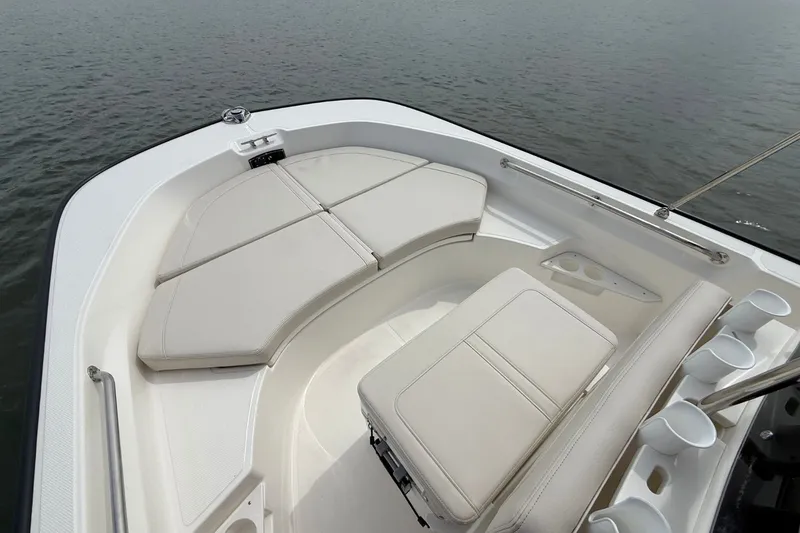 Slide: The Image of Boston Whaler 170 Montauk 2026 - 23