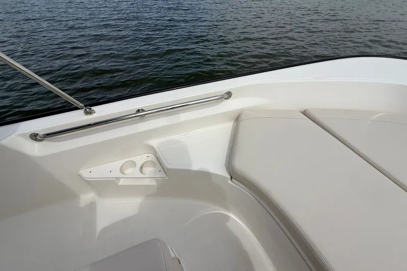 Slide: The Image of Boston Whaler 170 Montauk 2026 - 27