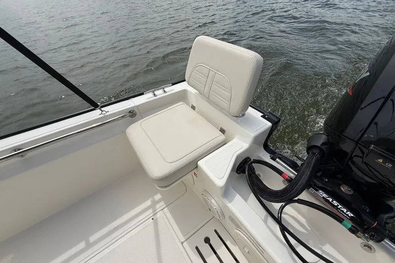 Slide: The Image of Boston Whaler 170 Montauk 2026 - 8