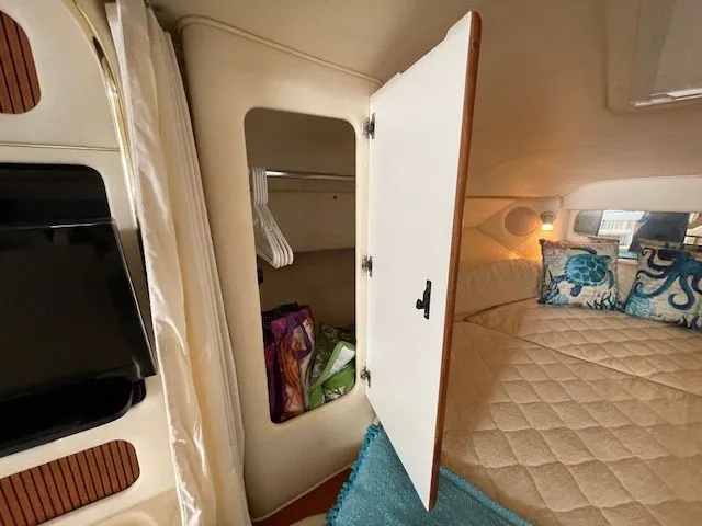 Slide: The Image of Sea Ray 340 Sundancer 2001 - 24