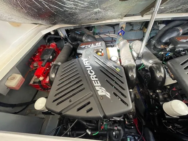 Slide: The Image of Sea Ray 340 Sundancer 2001 - 30