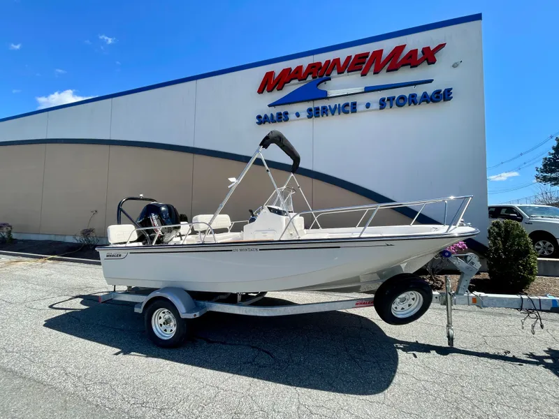 Slide: The Image of Boston Whaler 170 Montauk 2026 - 0