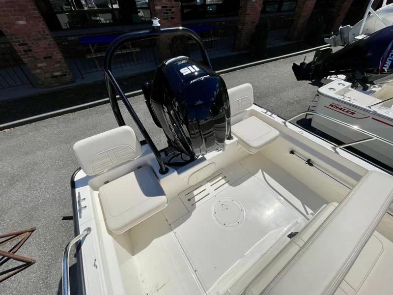 Slide: The Image of Boston Whaler 170 Montauk 2026 - 3