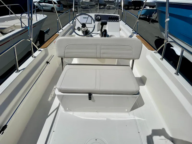 Slide: The Image of Boston Whaler 170 Montauk 2026 - 4